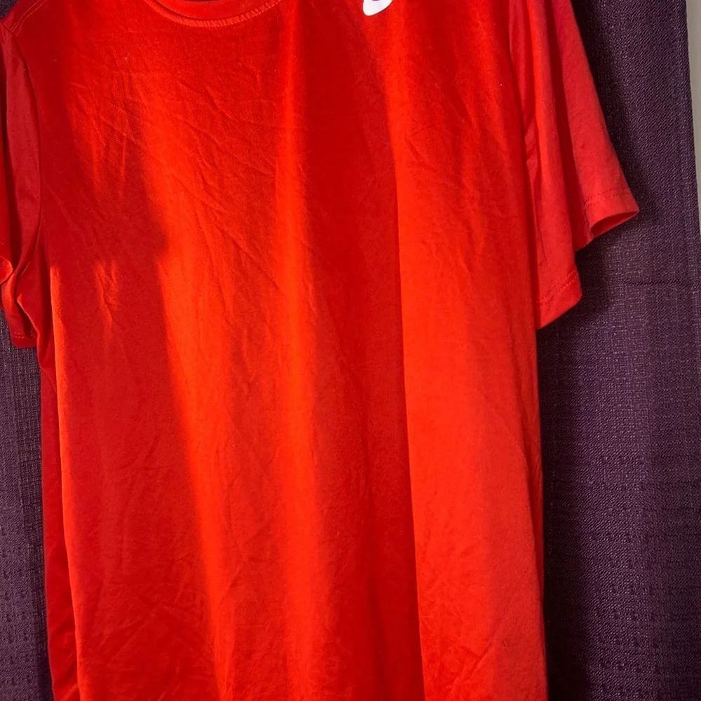 Nike Men's Vivid Red Short Sleeve Tee